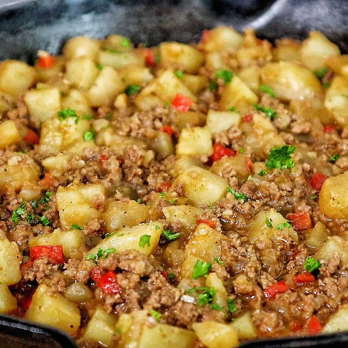 Ground Beef and Potatoes Skillet