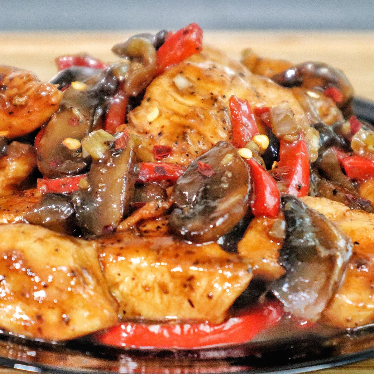 Black Pepper Chicken with Mushrooms